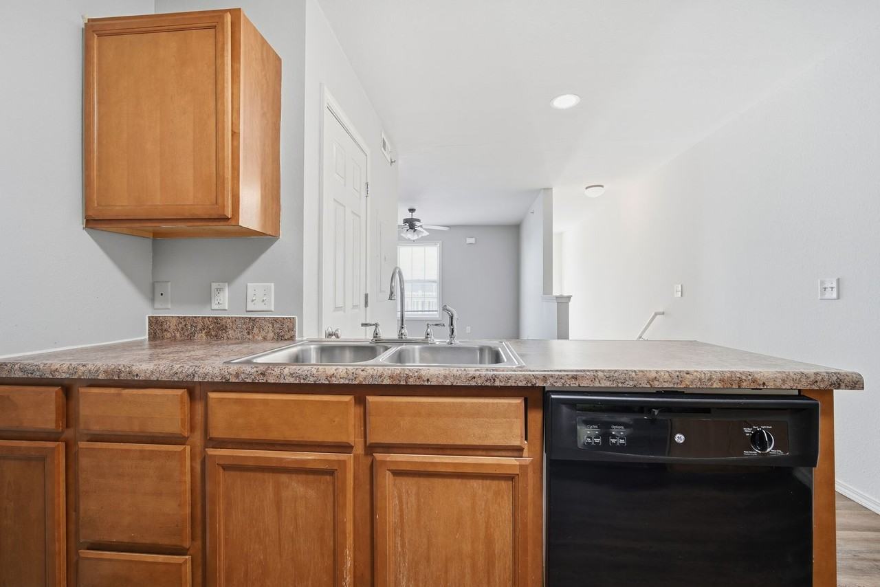 Revolutionary Square - Photo 4 of 31