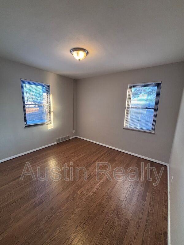 1158 Brightling Dr - Photo 6 of 10