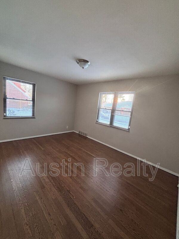 1158 Brightling Dr - Photo 7 of 10