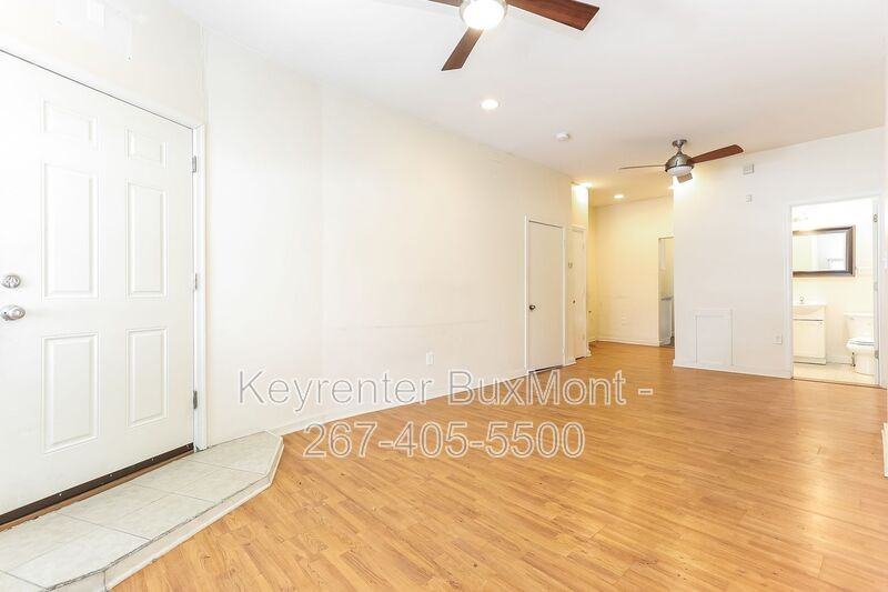 7774 Montgomery Ave - Photo 3 of 15