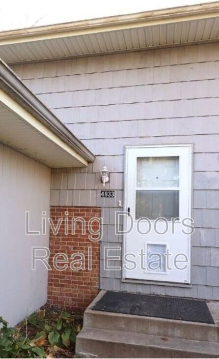 4933 Ginny Ave - Photo 2 of 14