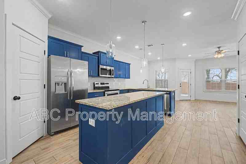 3213 Sw Hillstone Ave - Photo 2 of 22