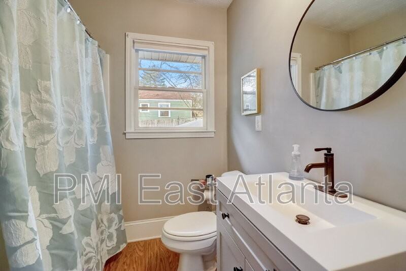 1661 Brewer Blvd Sw #1 - Photo 7 of 11