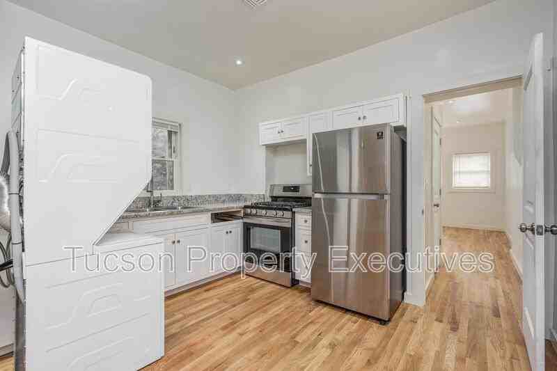 71 W Simpson St - Photo 4 of 13