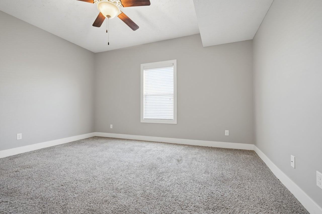 1031 Ekstam - Photo 7 of 11