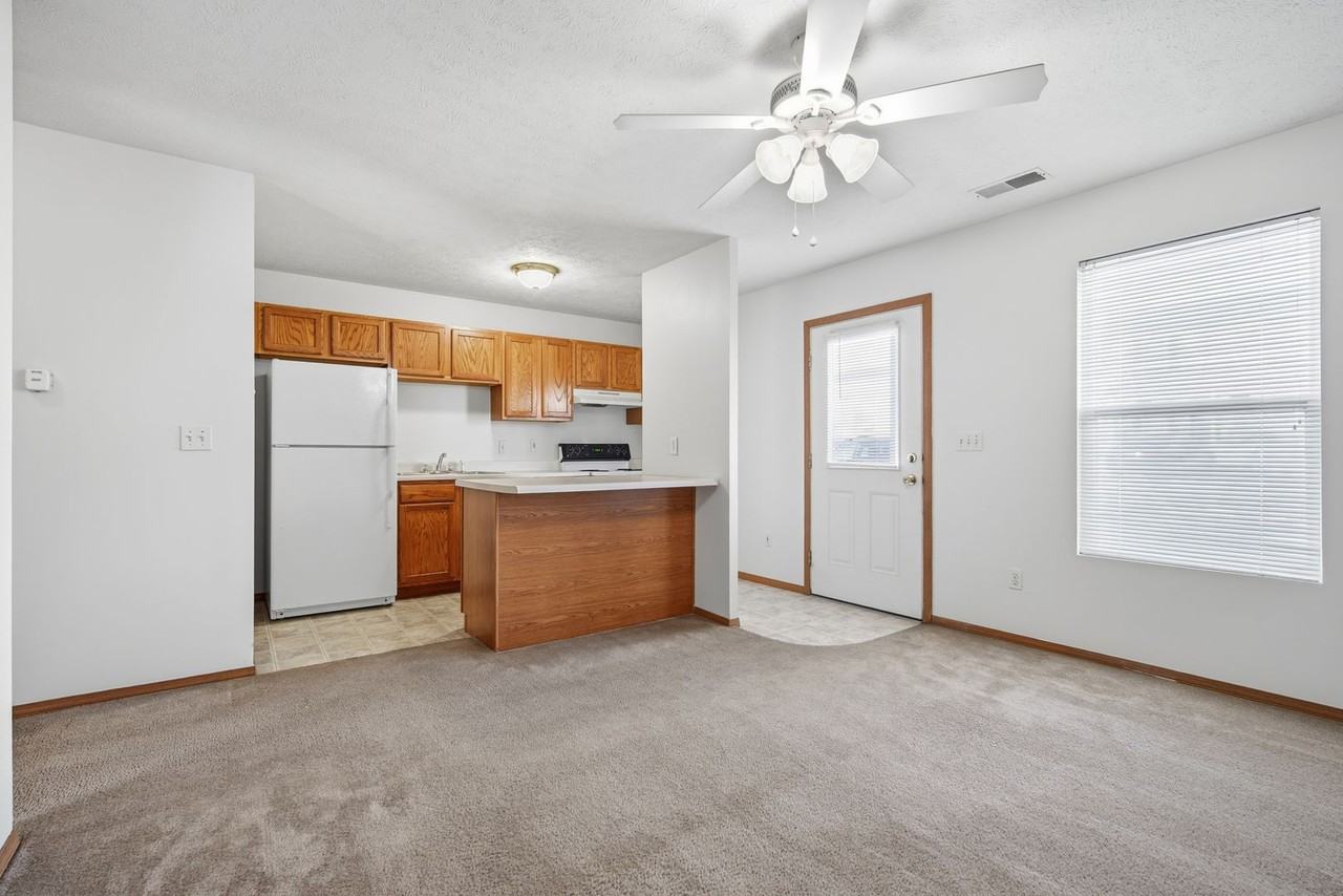 Main & Veterans Crossing - Photo 2 of 26