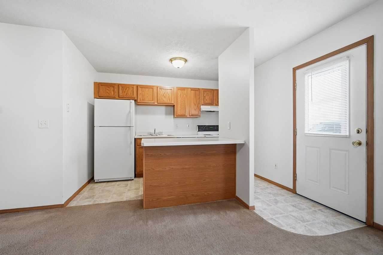 Main & Veterans Crossing - Photo 3 of 26