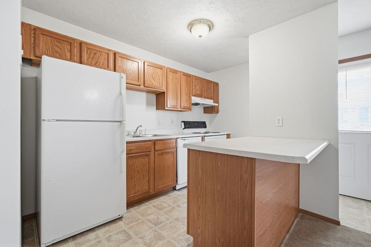 Main & Veterans Crossing - Photo 6 of 26