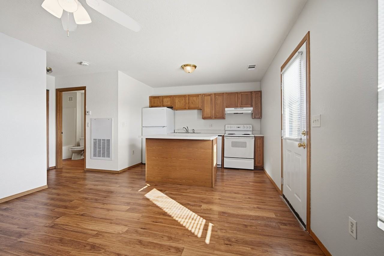 Main & Veterans Crossing - Photo 3 of 11