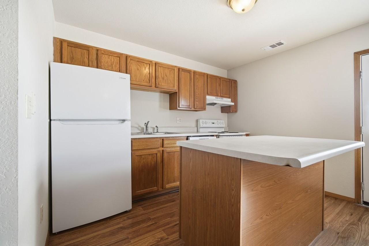 Main & Veterans Crossing - Photo 4 of 11