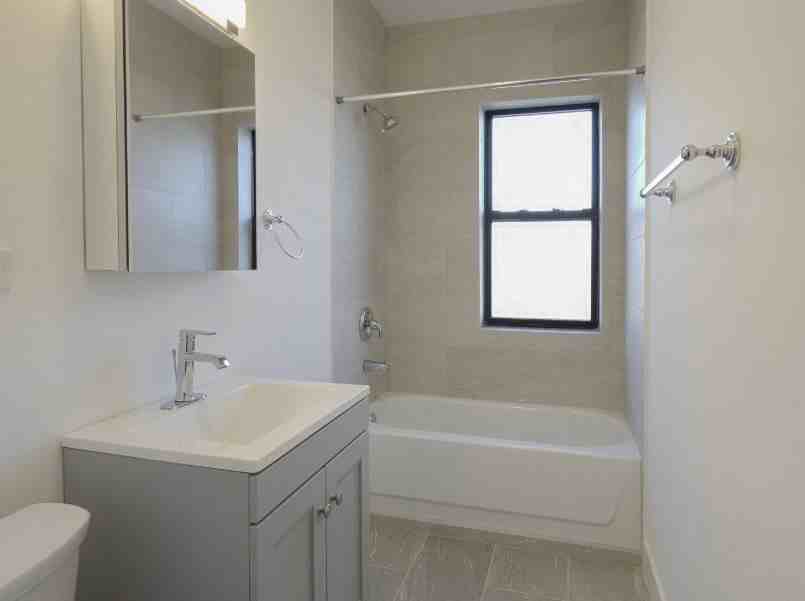 W Wilson Ave & N Damen Ave - Photo 7 of 10