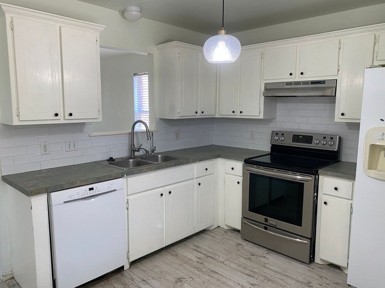 1805 79th Pl - Photo 7 of 16