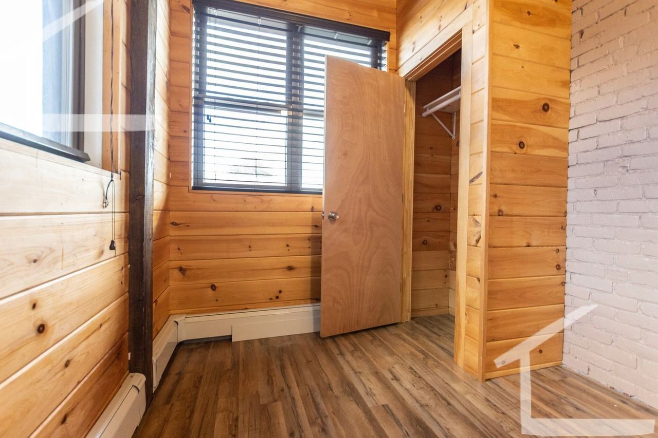 64 Babcock St - Photo 2 of 8