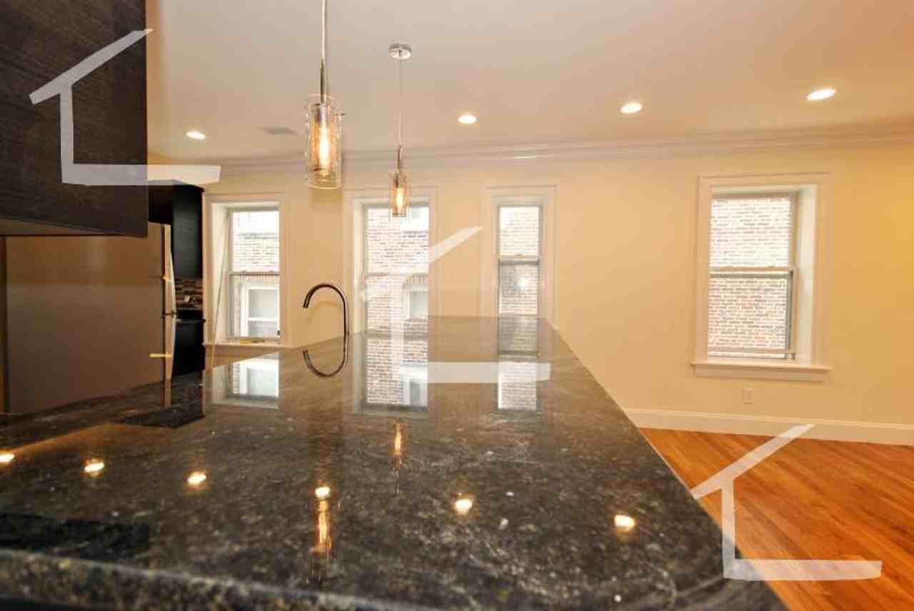 77 Browne St - Photo 5 of 9