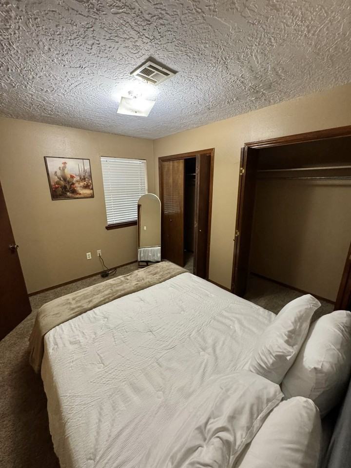 Northwest 74th Street - Photo 7 of 11