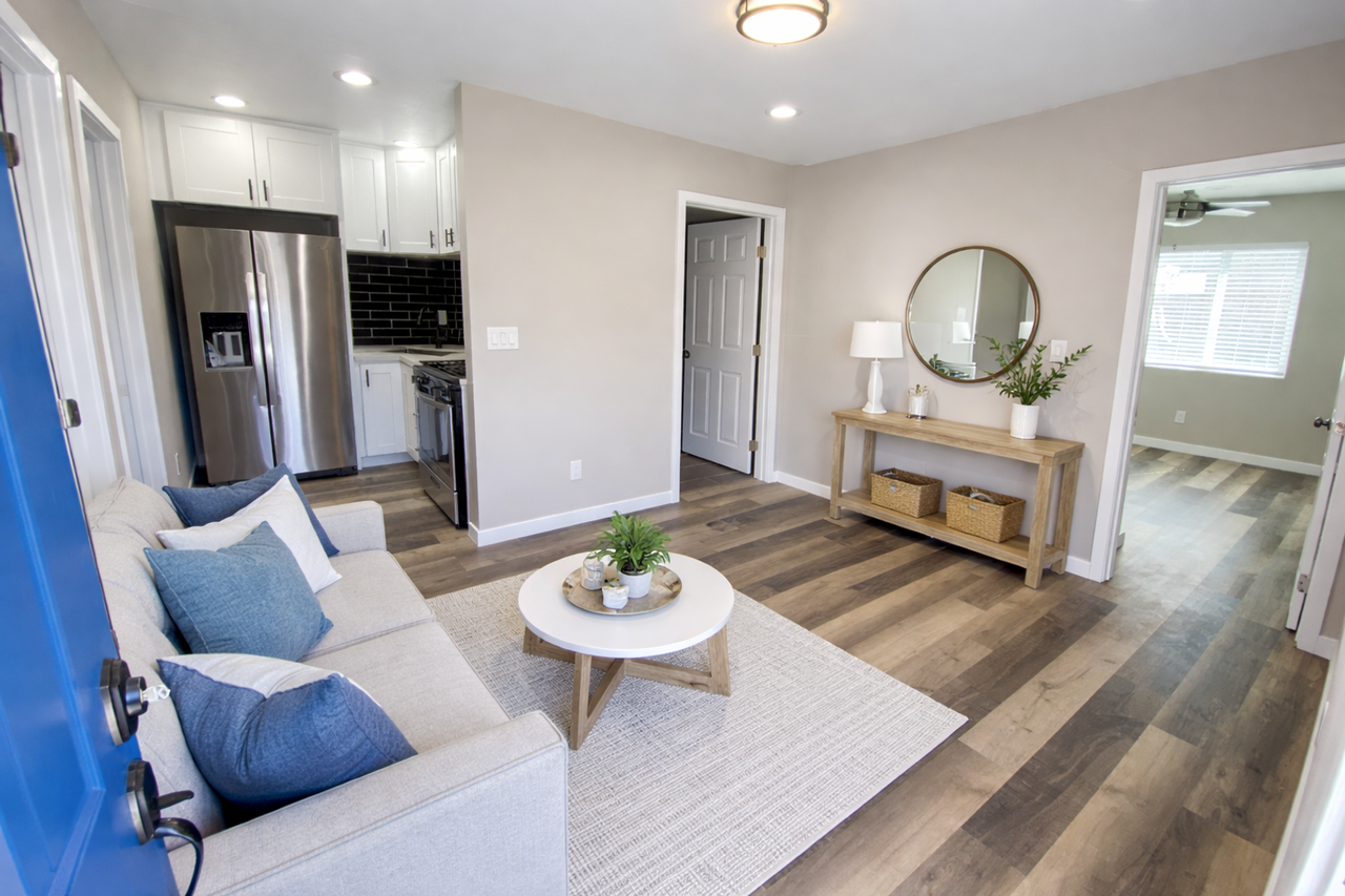 6457 Richard St - Photo 5 of 15