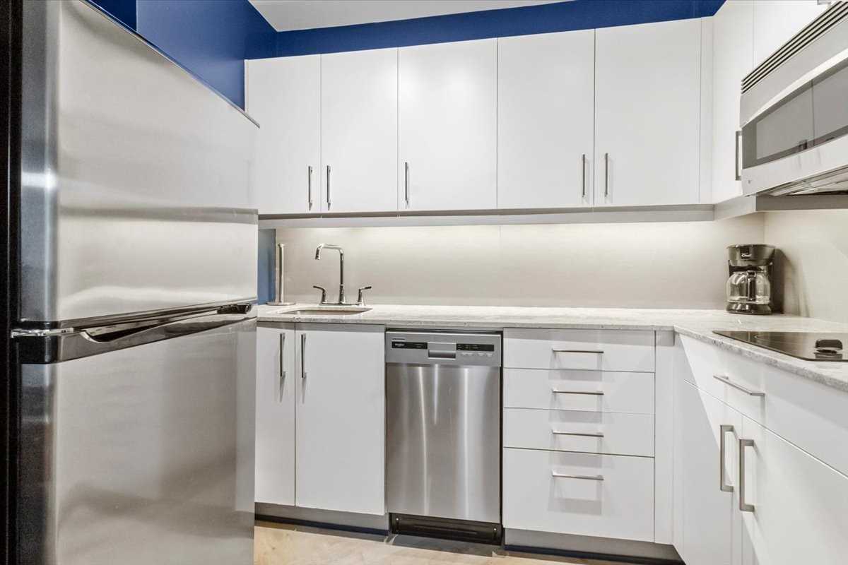 2170 Avenue Lincoln - Photo 6 of 11