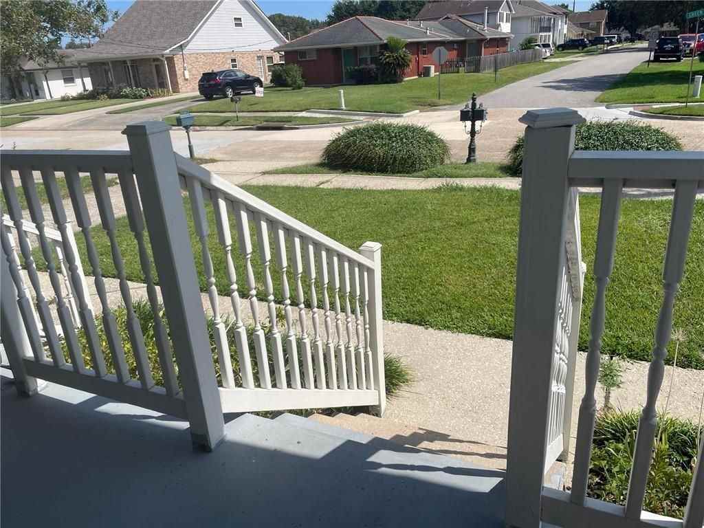 1116 Green St - Photo 2 of 12