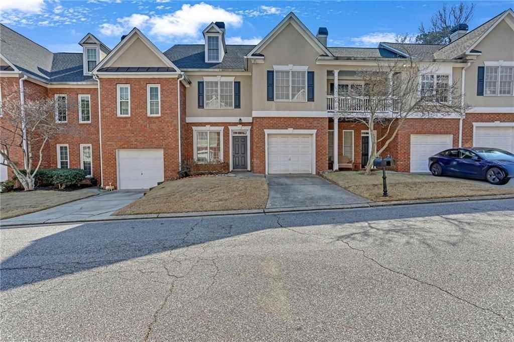 2318 Longcourt Way Se - Photo 2 of 35