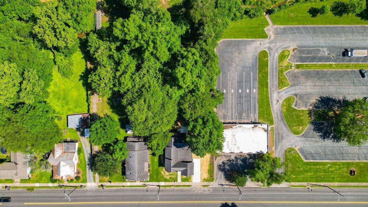 410 E Elm St - Photo 2 of 16