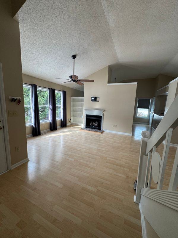 4 Stonehouse Ct - Photo 3 of 20