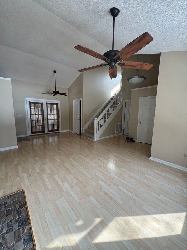 4 Stonehouse Ct - Photo 4 of 20