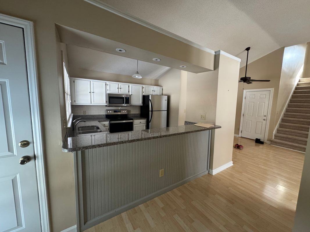 4 Stonehouse Ct - Photo 6 of 20