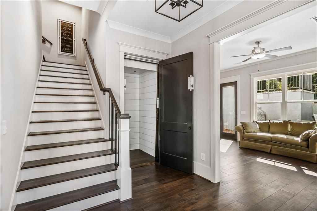 6 Whisper Pl - Photo 3 of 36