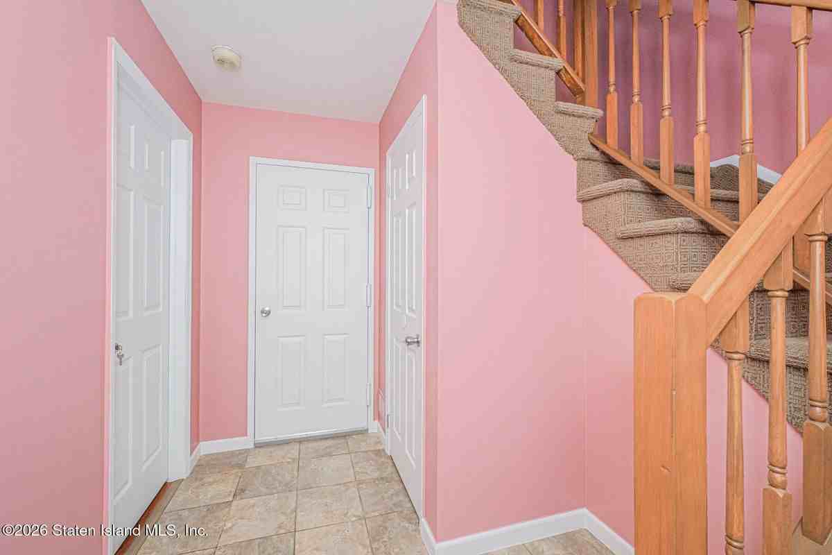 857 Bloomingdale Rd - Photo 4 of 23