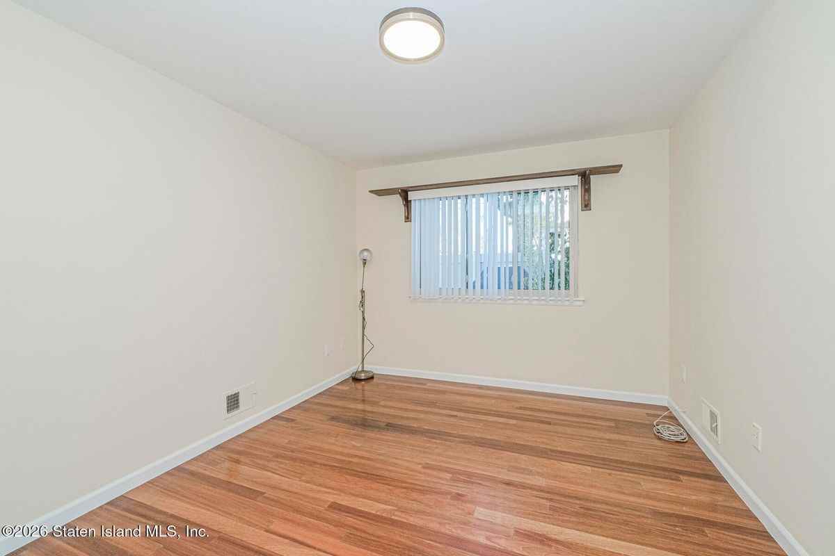 857 Bloomingdale Rd - Photo 5 of 23