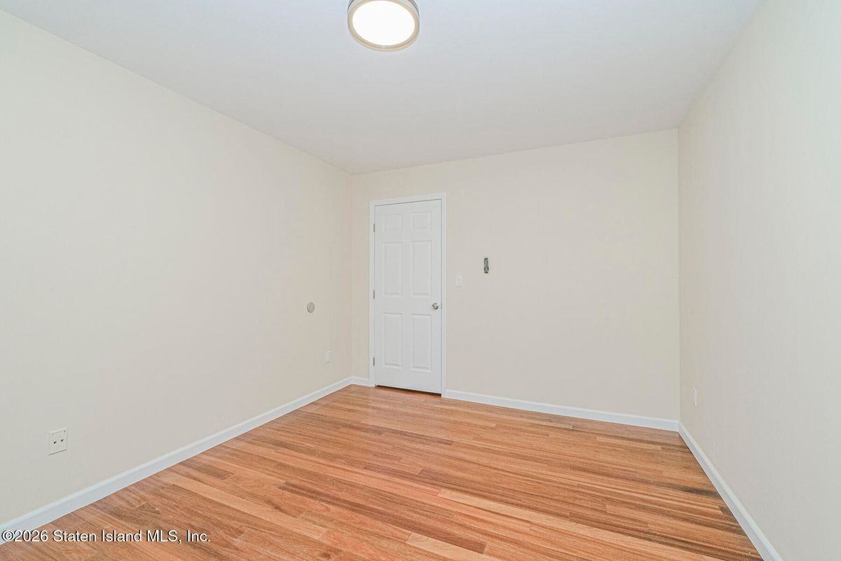 857 Bloomingdale Rd - Photo 6 of 23