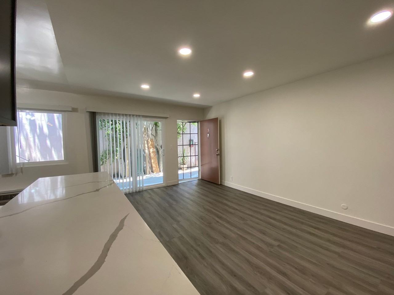 1808 N Harvard Blvd - Photo 2 of 49