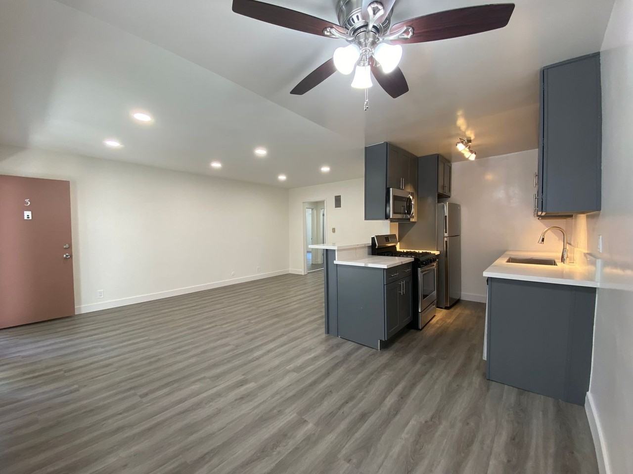 1808 N Harvard Blvd - Photo 3 of 49