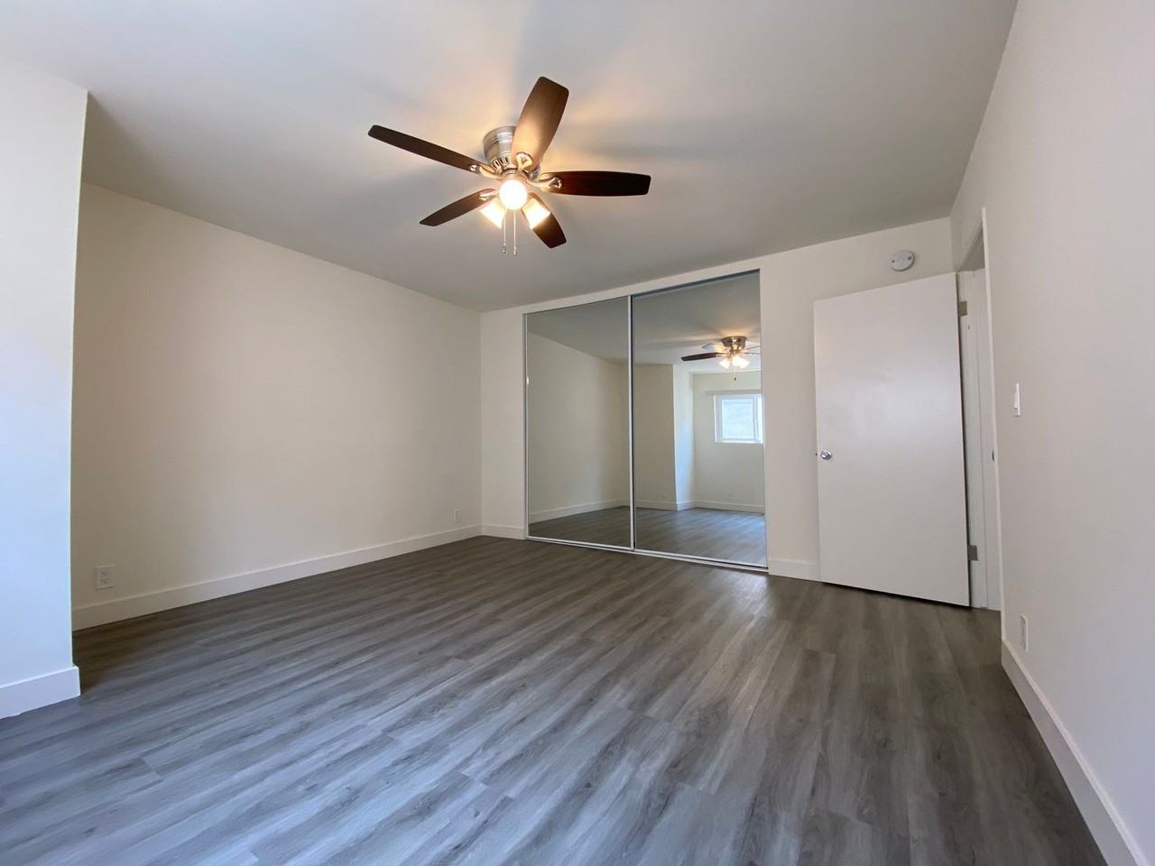 1808 N Harvard Blvd - Photo 5 of 49