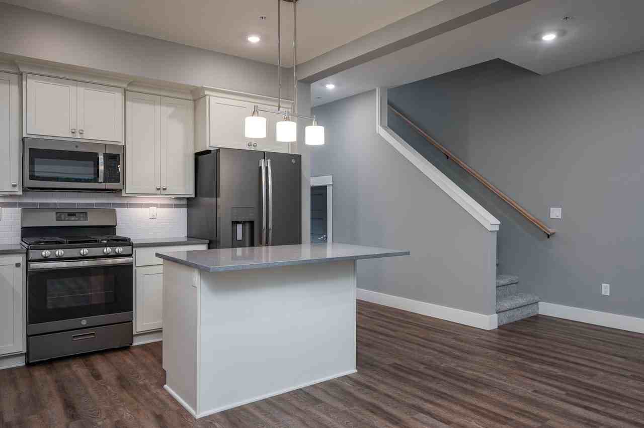 Cherry Park Luxury Townhomes - Photo 2 of 32