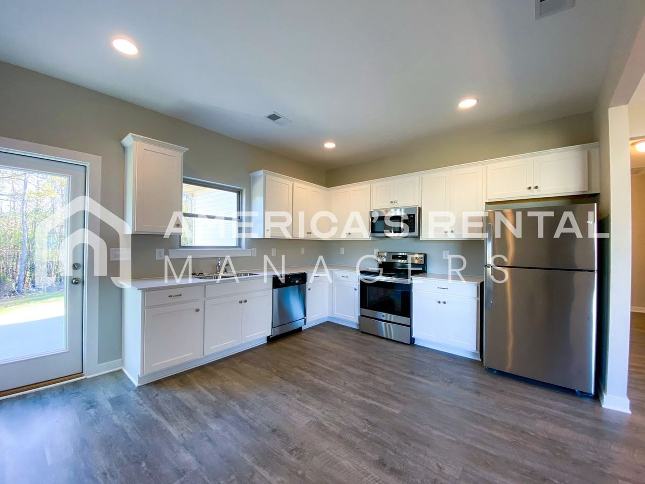 199 White Oak Cir - Photo 4 of 29