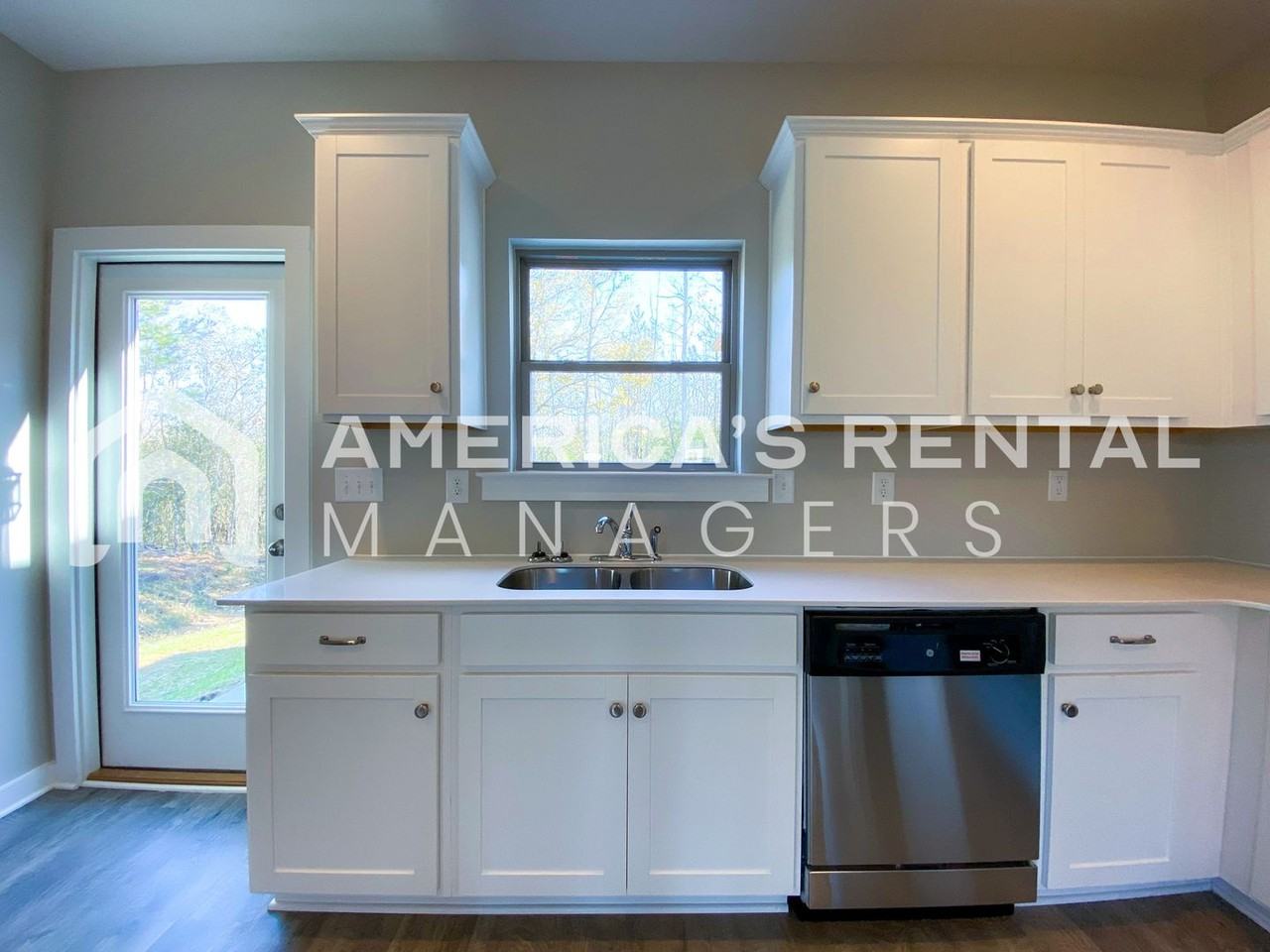 199 White Oak Cir - Photo 5 of 29