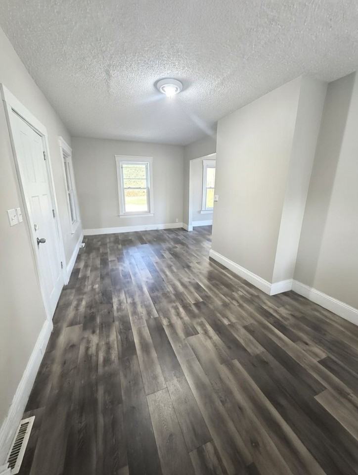 2926 E 130th St - Photo 7 of 7