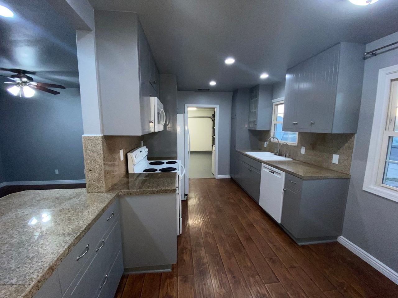 639 Galena St - Photo 6 of 36