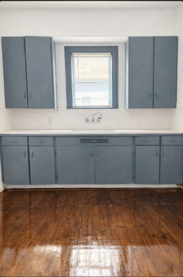 2210 18th St - Photo 3 of 10