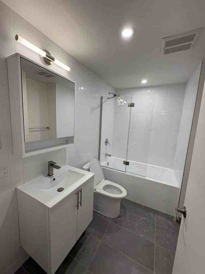 3985 Rue St-Dominique - Photo 4 of 16