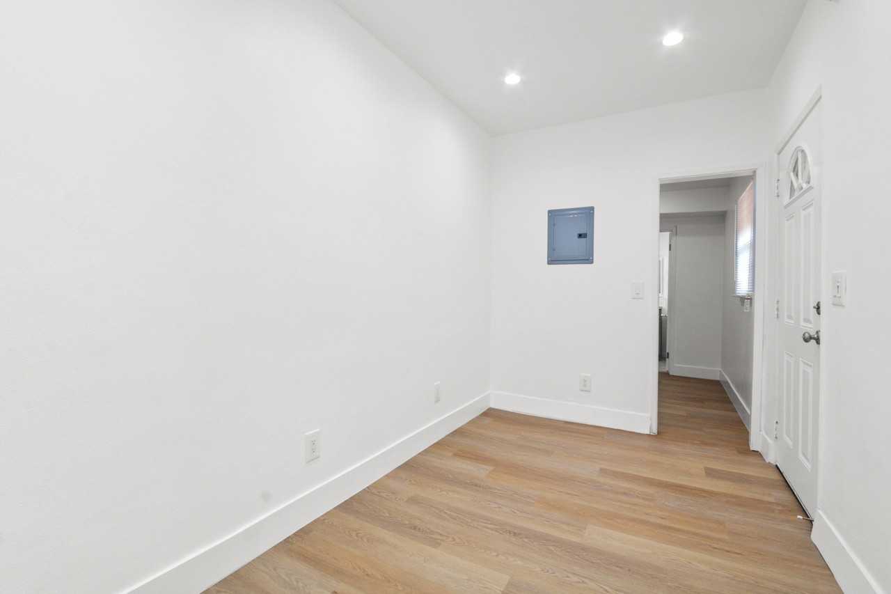 1118 11th Street - Photo 3 of 14