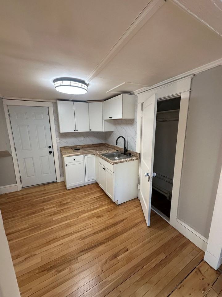 58 Winthrop - Photo 2 of 5