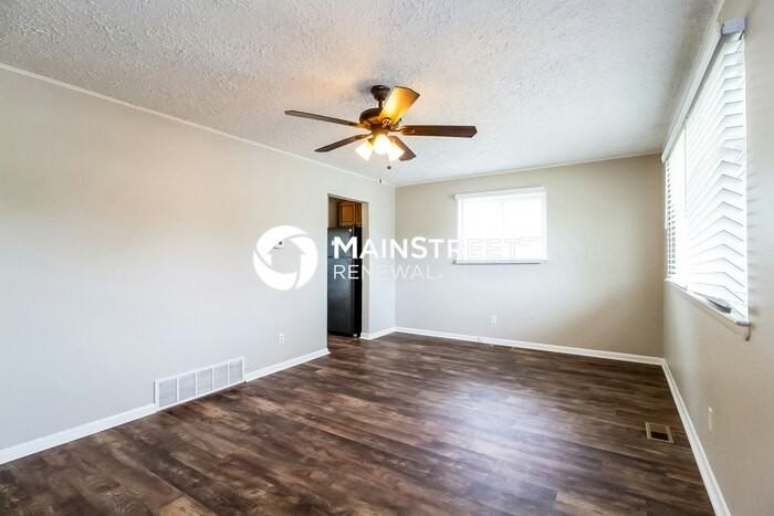 1689 Geraldine Ave - Photo 7 of 18