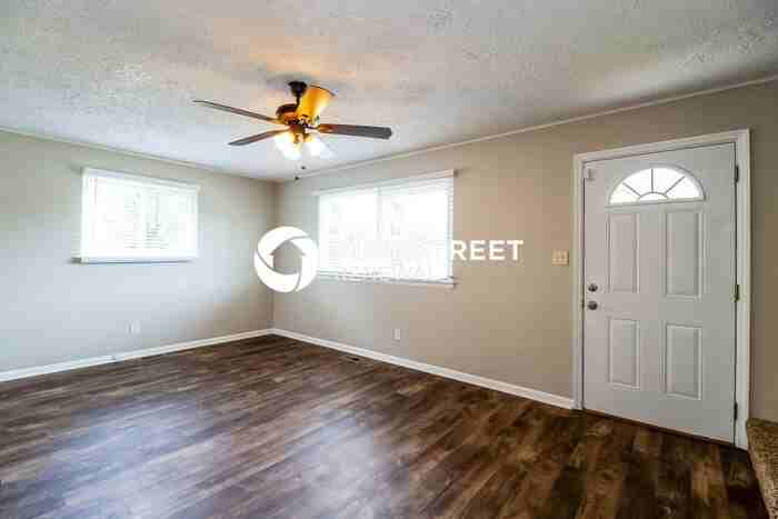 1689 Geraldine Ave - Photo 6 of 18