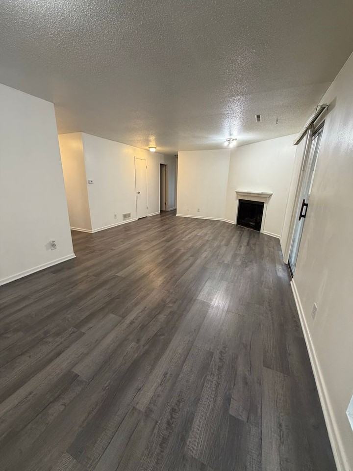 3401 46th Ave - Photo 2 of 9