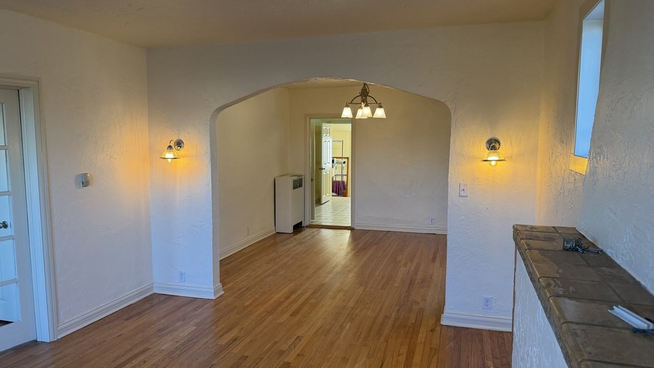 1447 S Broadway #1 - Photo 5 of 25