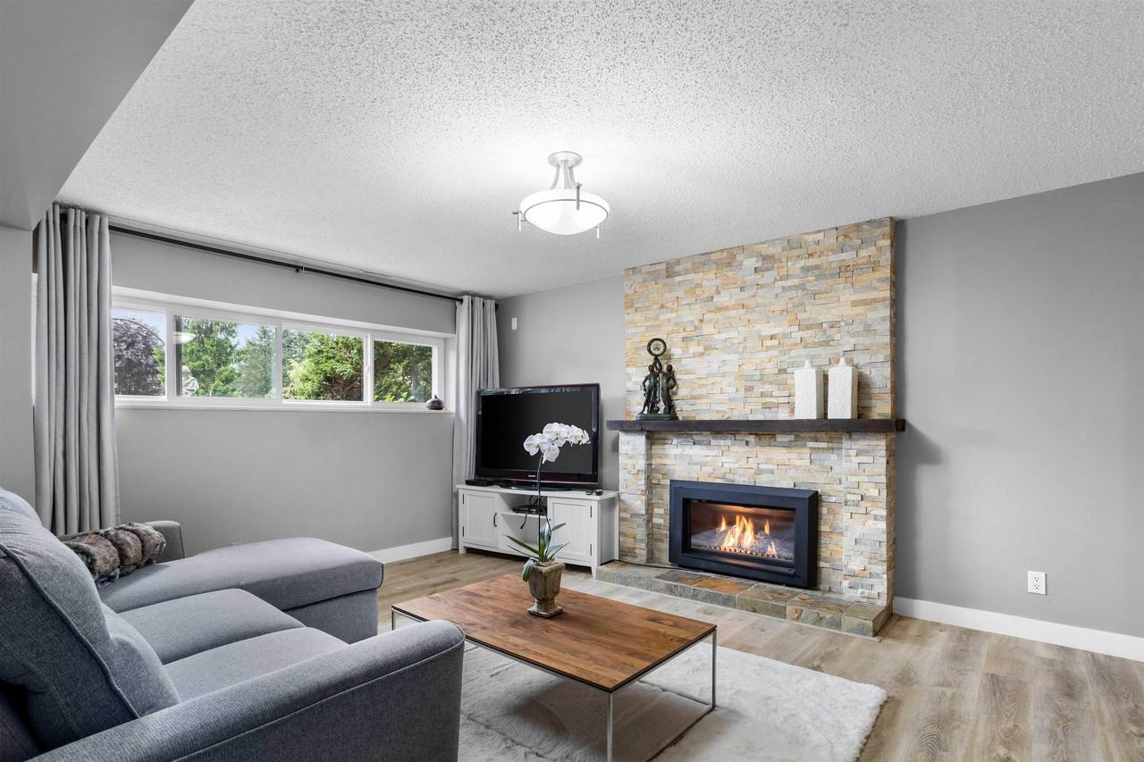 2606 Hawser Avenue - Photo 3 of 5