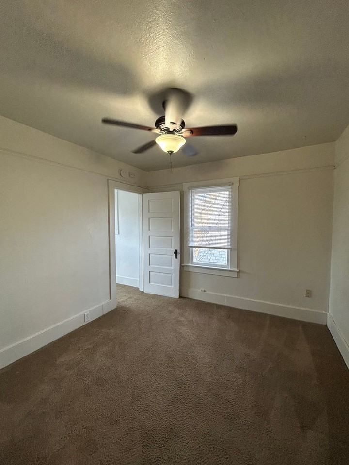 202 Nw 15th St #5 - Photo 3 of 8