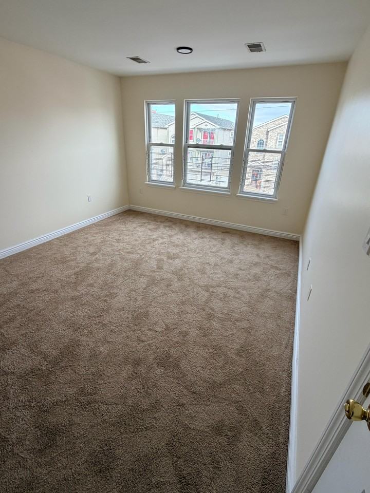 606 Fulton St #2 - Photo 4 of 14